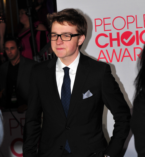 Angus T Jones Actor Angus T Jones, abandona la serie "Dos Hombres y Medio" por motivos de conciencia tras abrazar la fe Adventista. Foto: Flickr (cc) jjduncan_80